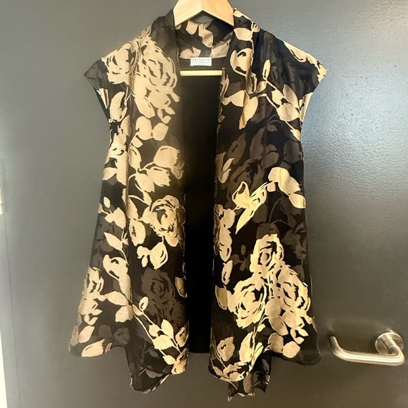 Brunello Cucinelli M very good condition silk and Gold Floral Vest - Picture 9 of 17